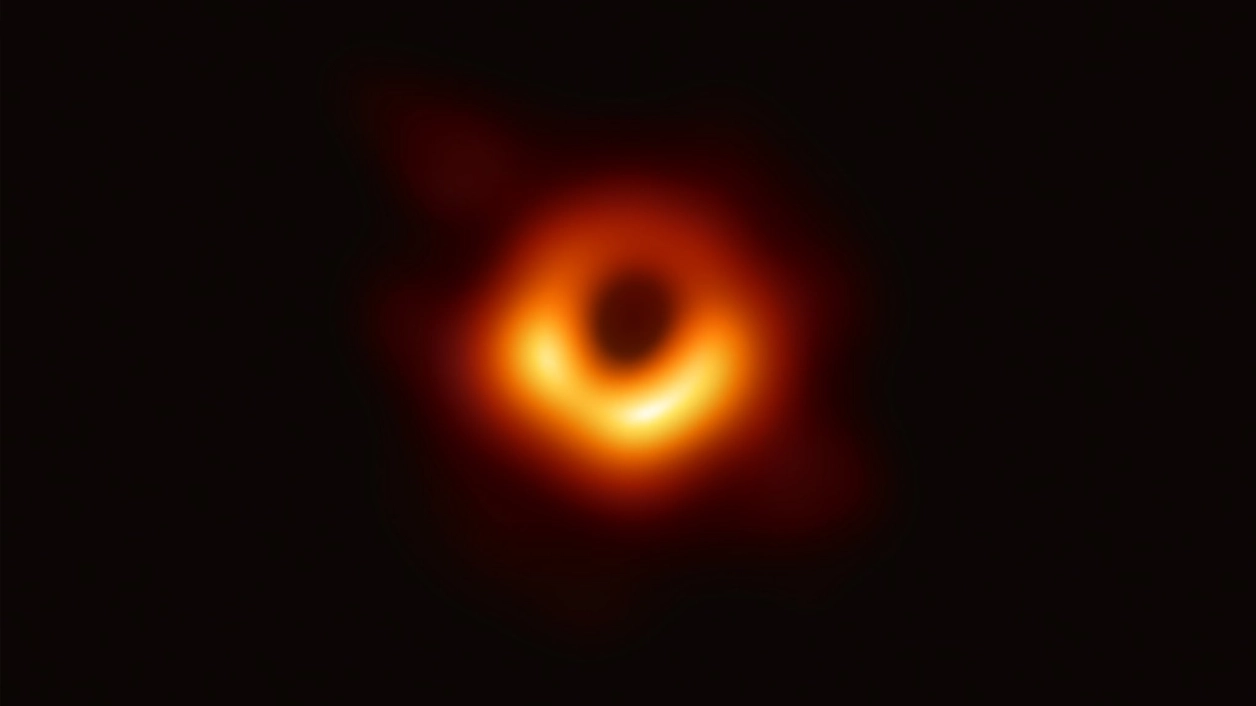La prima foto della storia di un buco nero del telescopio Event Horizon