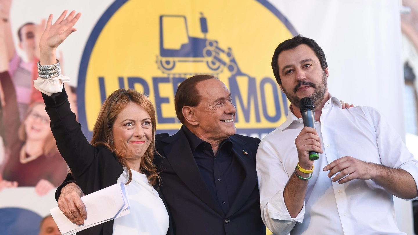 Giorgia Meloni, Silvio Berlusconi e Matteo Salvini (Newpress)