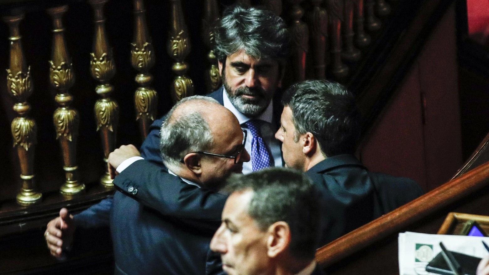 Gualtieri e Renzi in Senato (Ansa)
