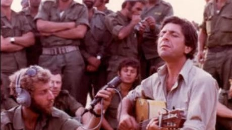 Leonard Cohen (. 1934-2016). nel ’73 tra i soldati istraeliani nella guerra del Kippur