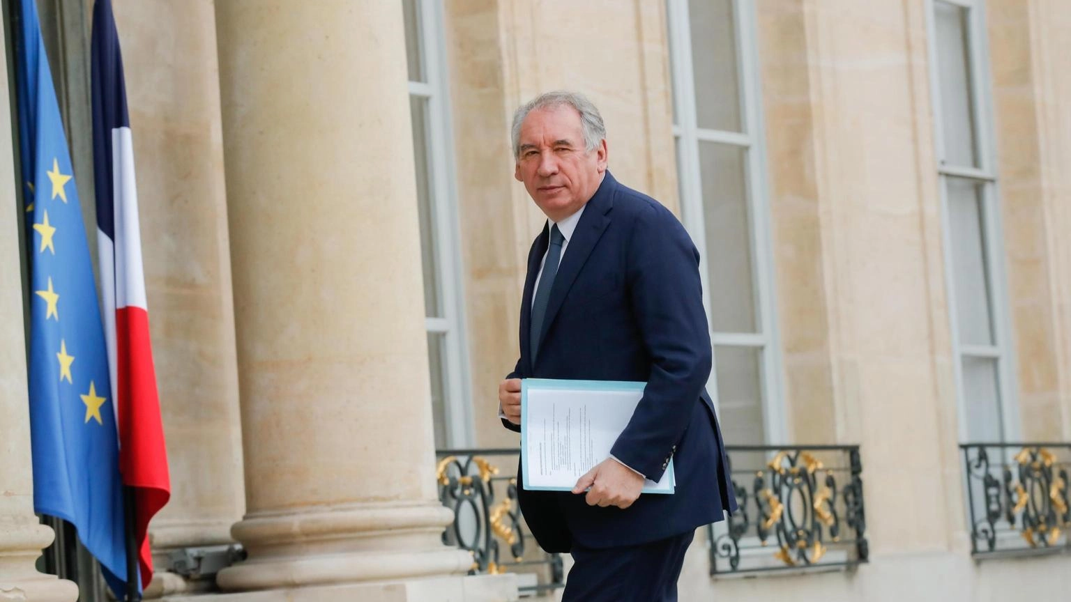 Francia: Bayrou non entra nel governo, 'profondo dissenso'