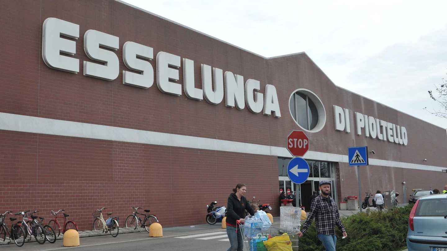 Un supermercato Esselunga (Newpress)