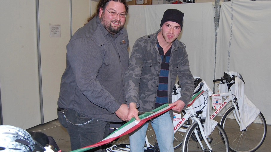 Carlo Duè e Antonio Paparo inaugurano le biciclette