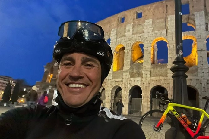 Cannavaro davanti al Colosseo