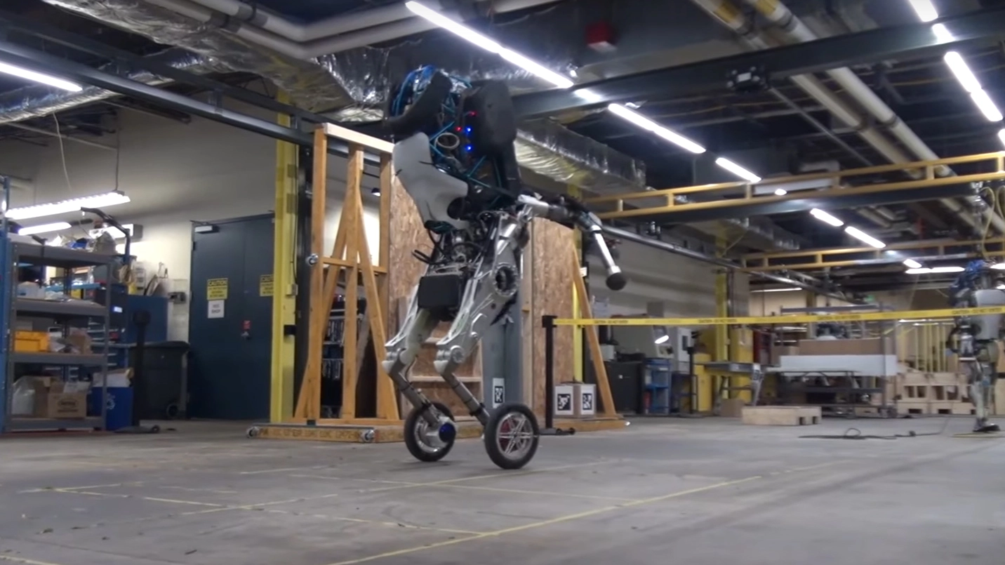 Handle, in robot bipede con le ruote (Foto: Boston Dynamics/YouTube)