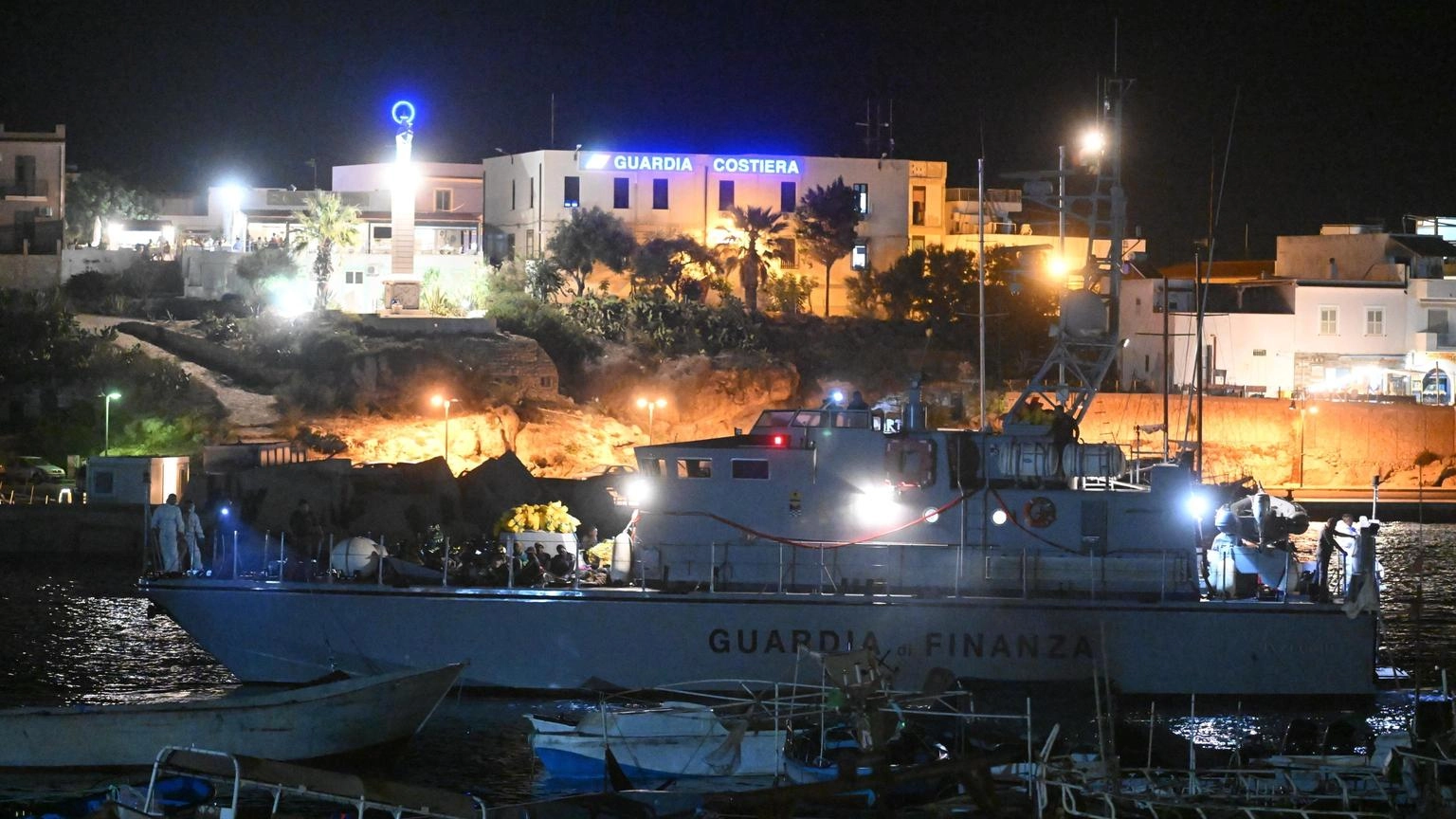 4 nuovi sbarchi a Lampedusa, centinaia in arrivo