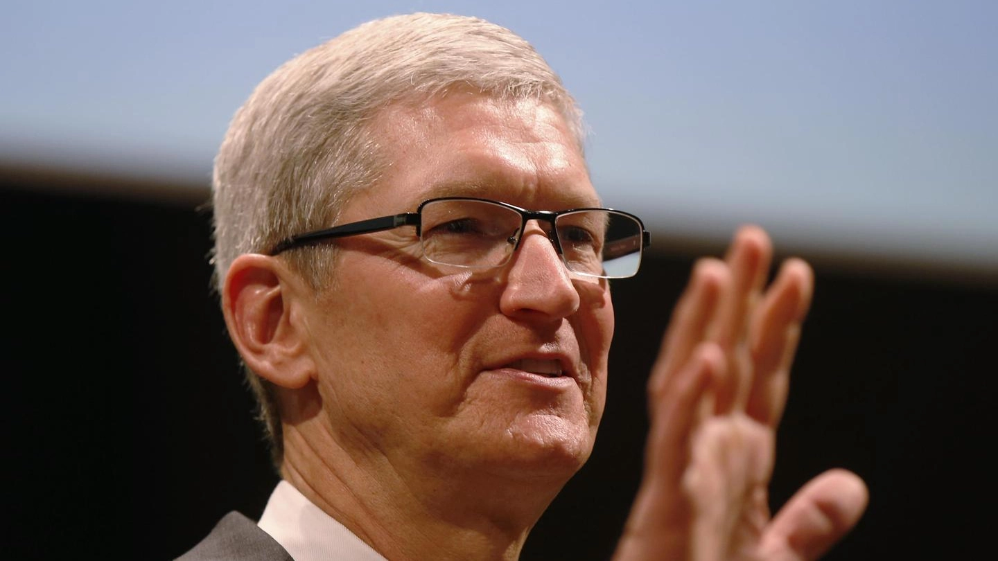 Tim Cook, ceo di Apple, dice no all'Fbi (Ansa)