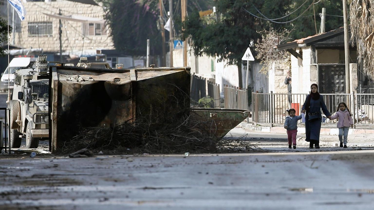 Cisgiordania, raid aereo di Israele su Jenin: 6 morti