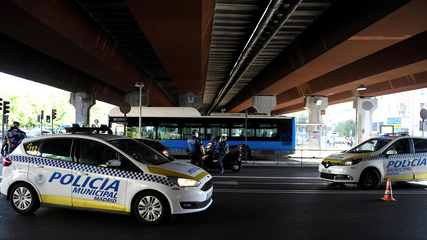 Un checkpoint anti-Covid a Madrid (Ansa)