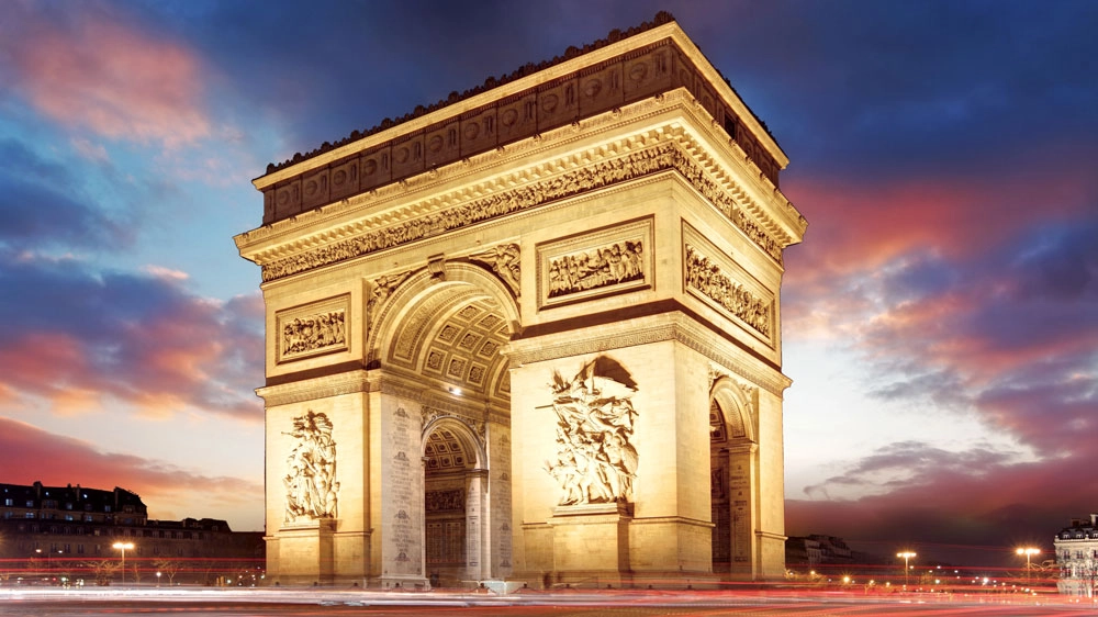 L'Arco di Trionfo, a Parigi