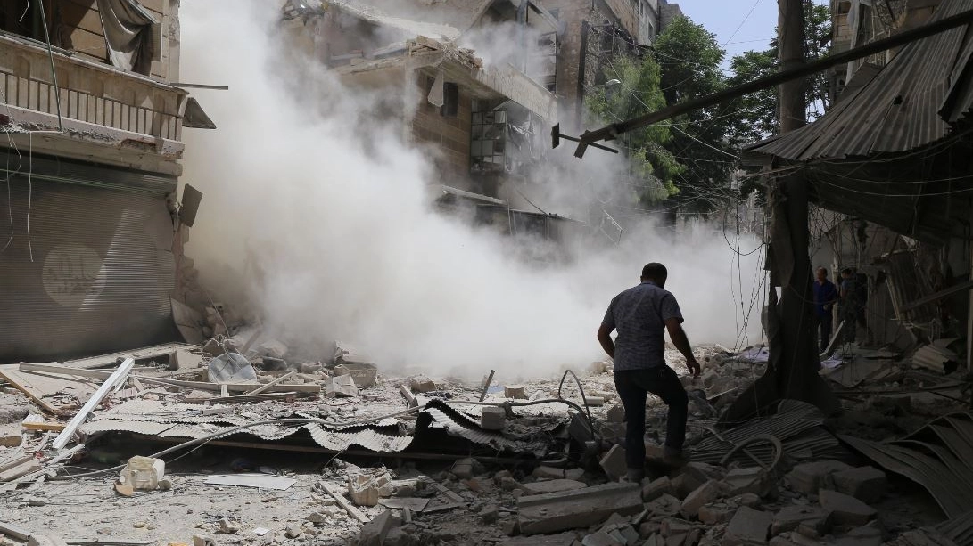 Siria, esplosione di un camion cisterna vicino ad Aleppo 