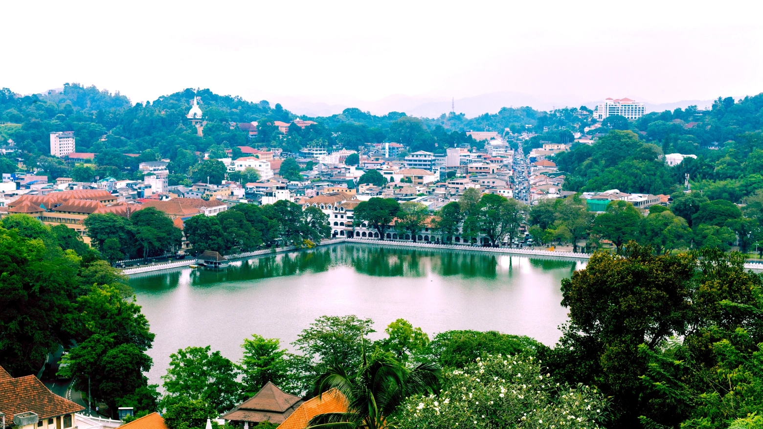 Kandy, città dello Sri Lanka, Paese che ha ottenuto un accordo sul debito dalla Cina  