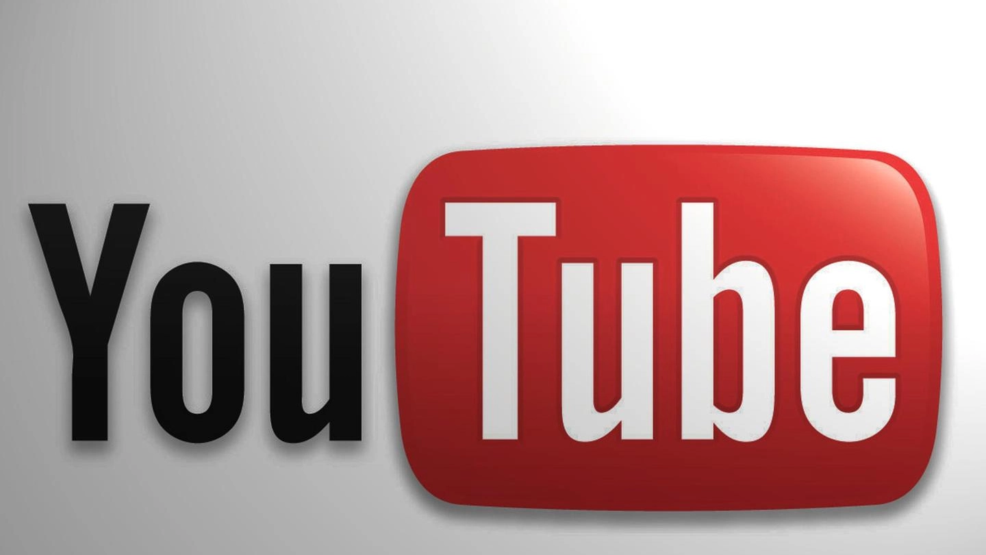 Il logo di YouTube (Ansa)