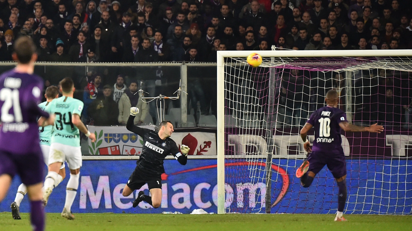 Fiorentina-Inter, il gol di Vlahovic (LaPresse)