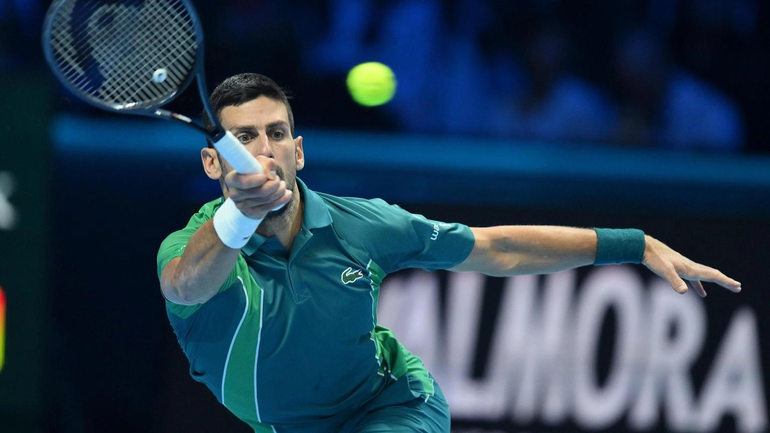 Atp Finals: Djokovic batte Alcaraz, farà finale con Sinner