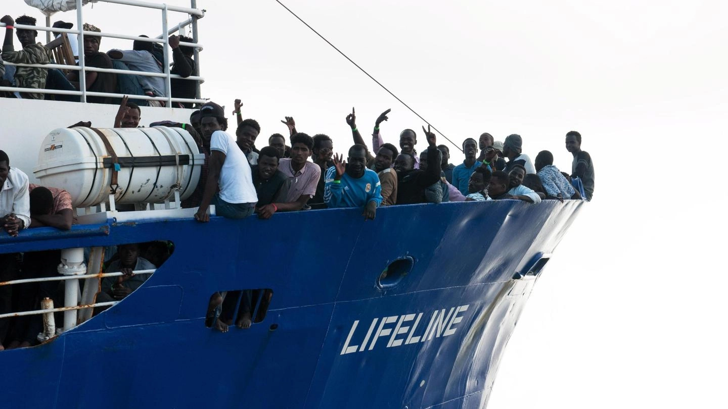 La nave Lifeline con i migranti a bordo (Ansa)