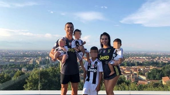 Cristiano Ronaldo con la Famiglia bianconera su Instagram