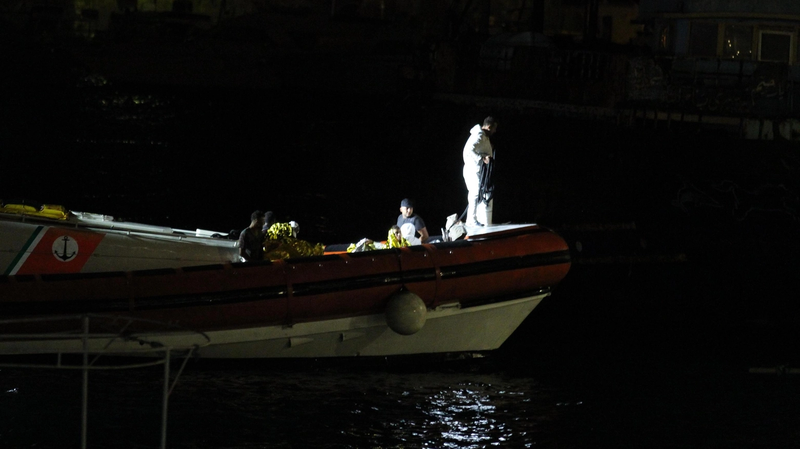 Naufragio del 7 ottobre davanti a Lampedusa, strage di donne e bambini (Ansa)