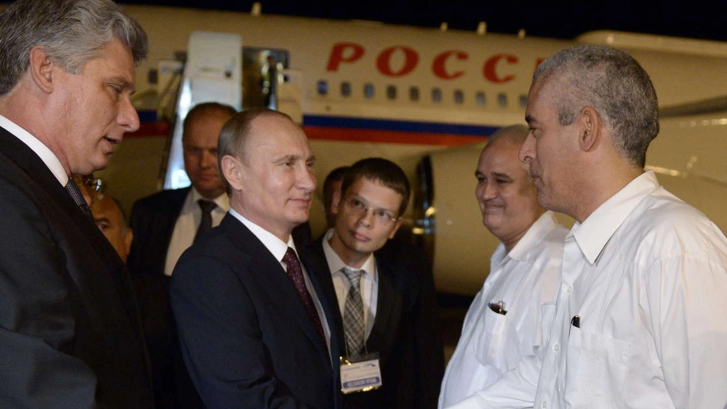 Cuba, il presidente russo Putin arriva all'aeroporto (Olycom)