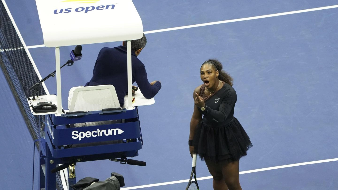 Serena Williams infuriata con l'arbitro (Ansa)
