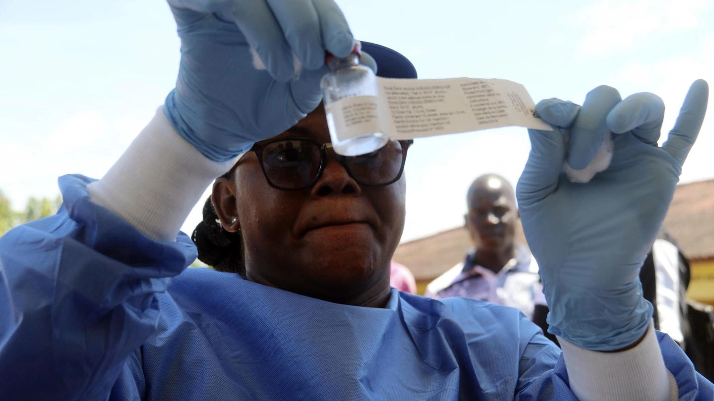 Ebola, vaccino sperimentale (Ansa Ap)