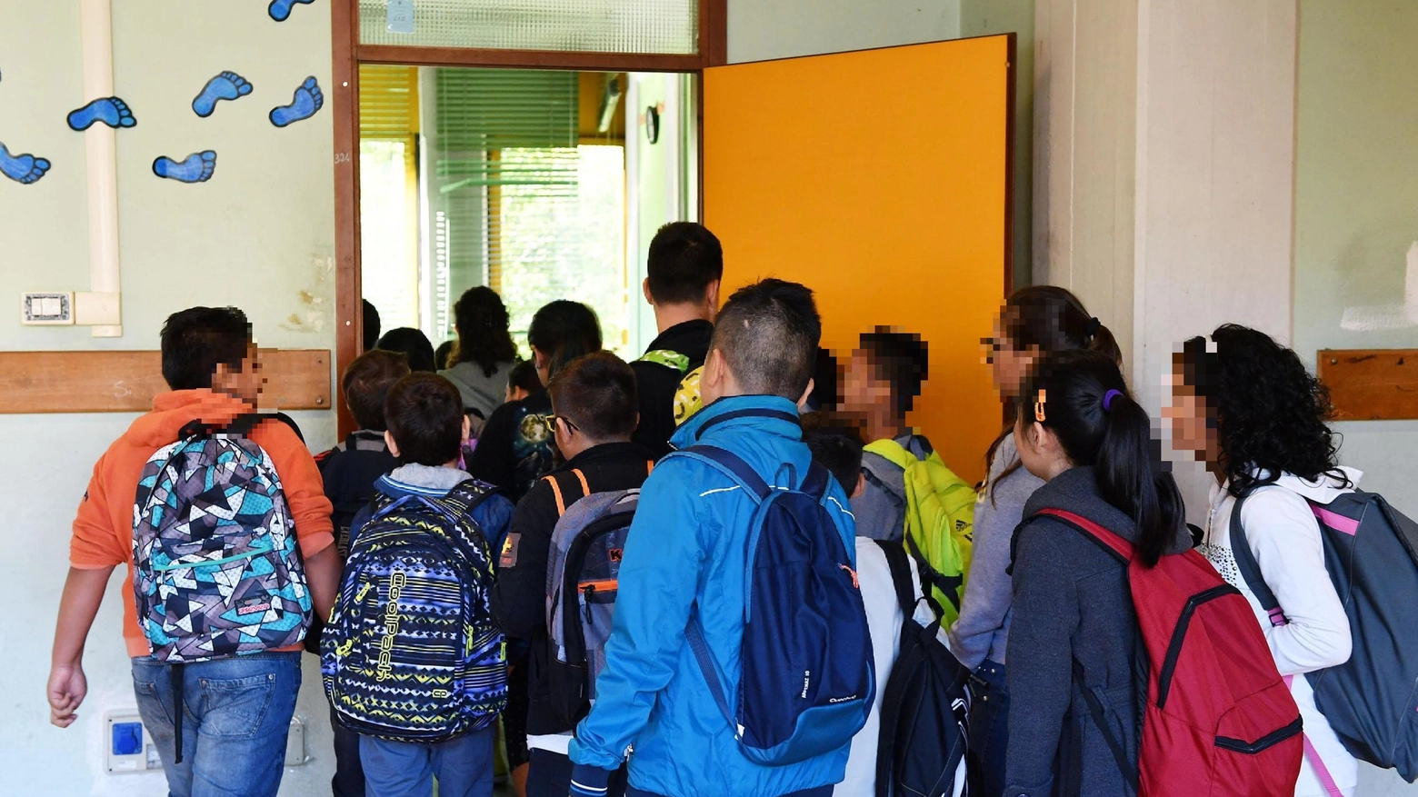 Cori da stadio in classe a Castelfranco Emilia. “Chi non salta juventino è...”. La maestra li filma e finisce nella bufera