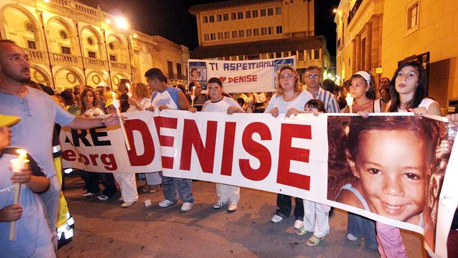 Una manifestazione per Denise Pipitone, scomparsa nel 2004 (Ansa)