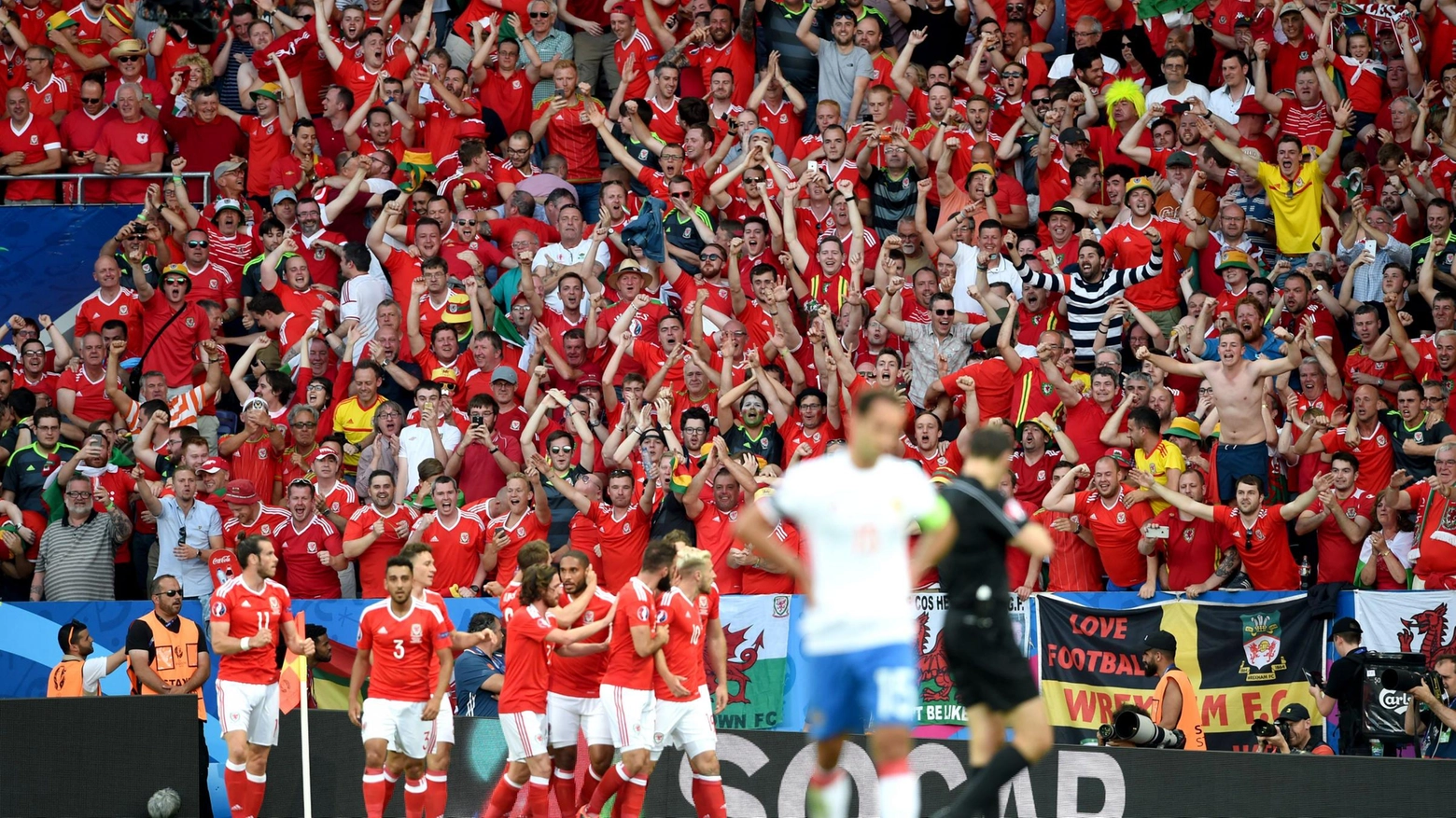 La festa del Galles: per la prima volta agli ottavi di finale di un Europeo