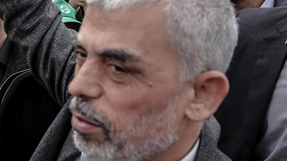 Il capo di Hamas. Caccia a Sinwar, ma non è a Rafah. Video di un ostaggio