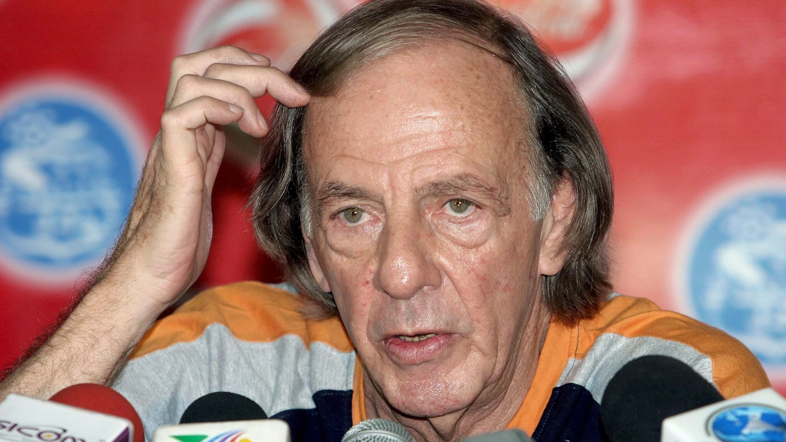 Aveva vinto i Mondiali nel 1978 a capo della Nazionale argentina, era noto con il soprannome di ‘Flaco’