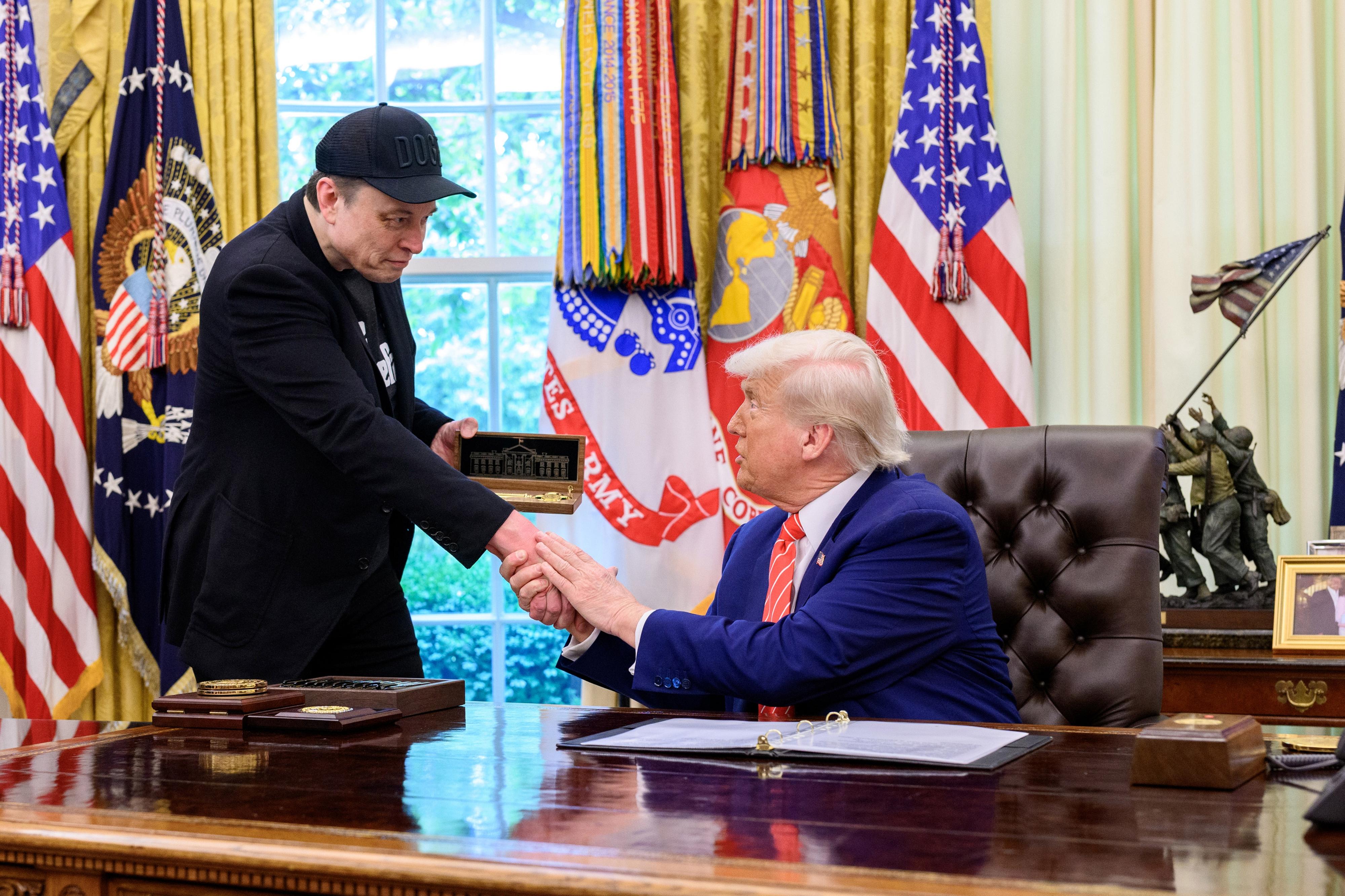 Musk ci crede, primi passi per il nuovo partito ‘America party’: cosa c’è dietro l’incontro con l’ex candidato presidenziale Andrew Yang Musk ci crede, primi passi per il nuovo partito ‘America party’: cosa c’è dietro l’incontro con l’ex candidato presidenziale Andrew Yang