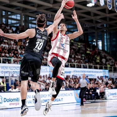 Basket, playoff Serie A: Milano batte Trento 87-69 e vola in semifinale