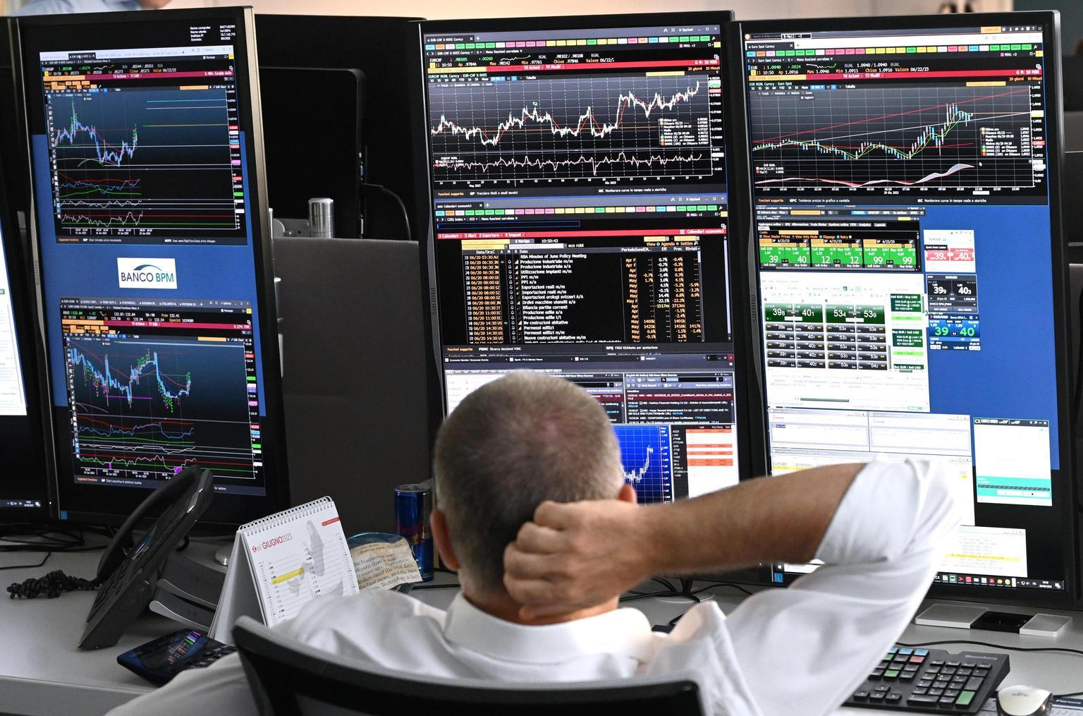 lo spread tra btp e bund chiude stabile a 88 punti