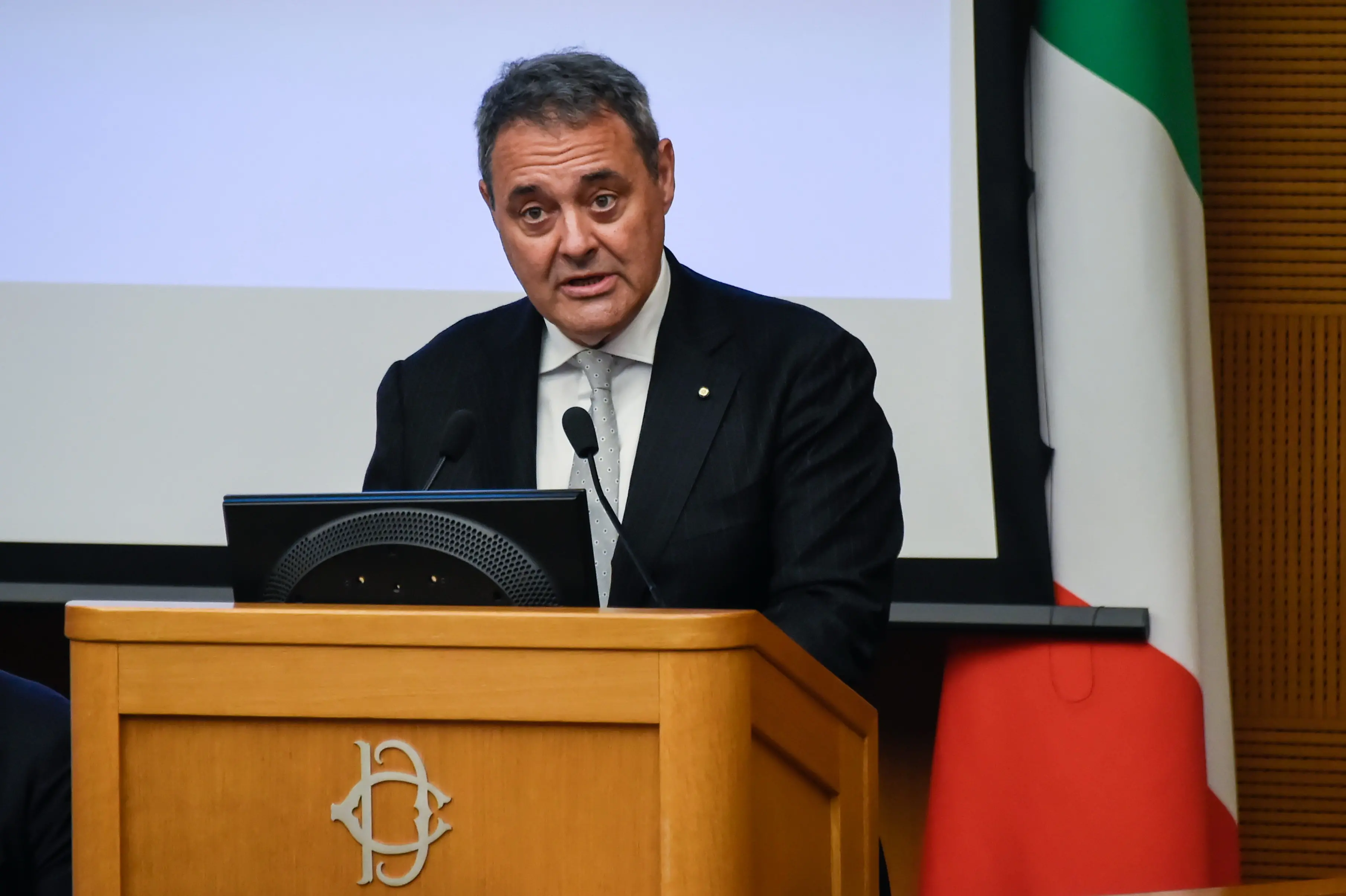 Gli oneri fanno salire le bollette. Luce e gas più cari della media Euro