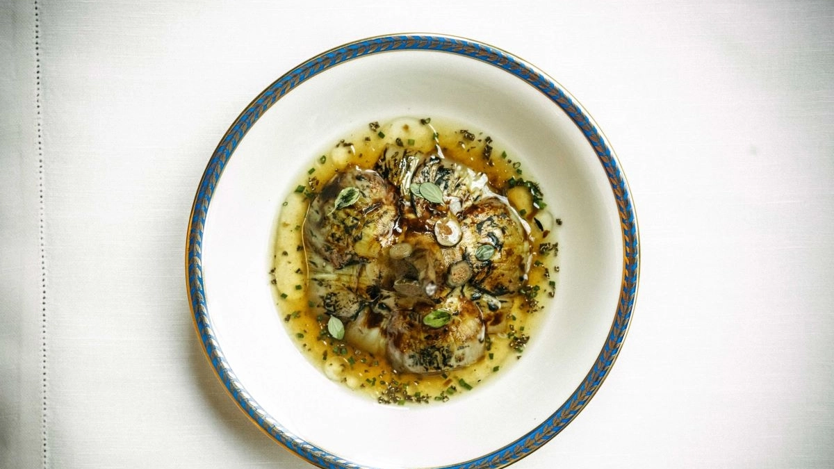 La ricetta del carciofo identitario dello chef Marco Ambrosino, del ristorante Sustànza di Napoli