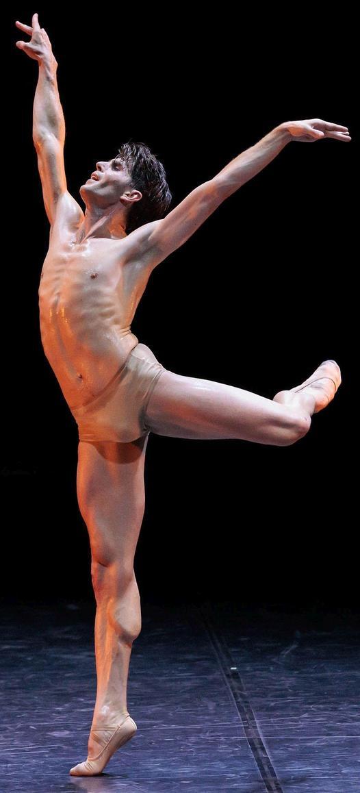 la danza rende omaggio ai grandi di ieri e di oggi da Quotidiano.net la danza rende omaggio ai grandi di ieri e di oggi