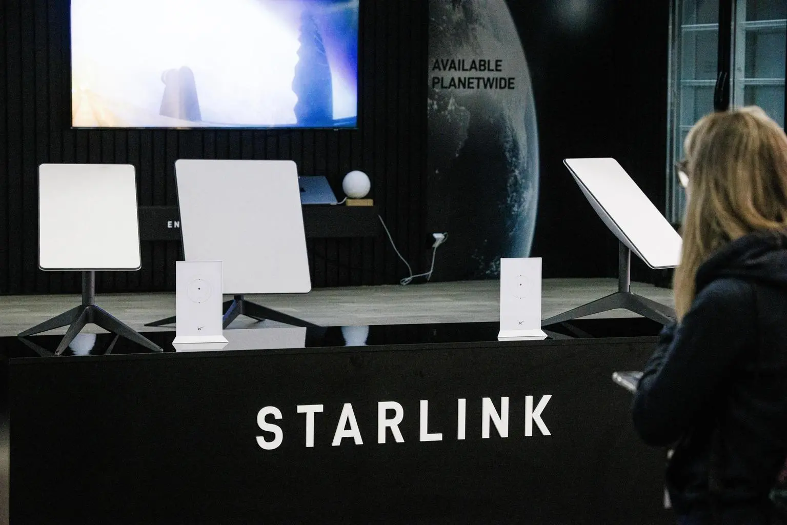 Connessione satellitare sui treni ad Alta velocità: Salvini annuncia sperimentazione con Starlink