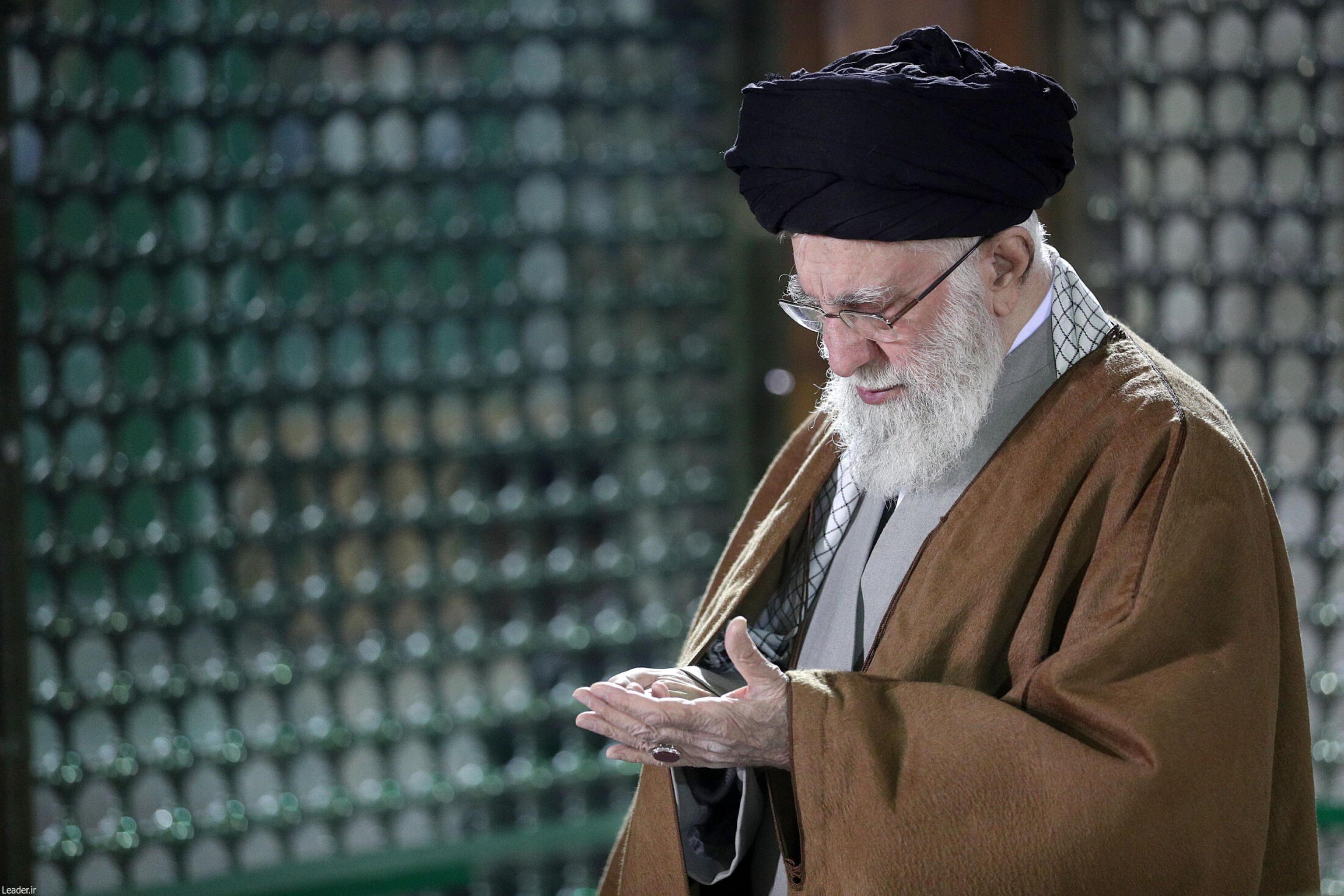 Ali Khamenei in un bunker a Lavizan, braccato dai caccia e dal Mossad. Ex 007 Mancini: “Ma si deve guardare di più dagli agenti infiltrati” Ali Khamenei in un bunker a Lavizan, braccato dai caccia e dal Mossad. Ex 007 Mancini: “Ma si deve guardare di più dagli agenti infiltrati”