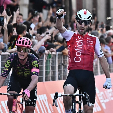Giro d'Italia 2024, tappa 5: Thomas vince a sorpresa a Lucca. Ordine d'arrivo e classifica