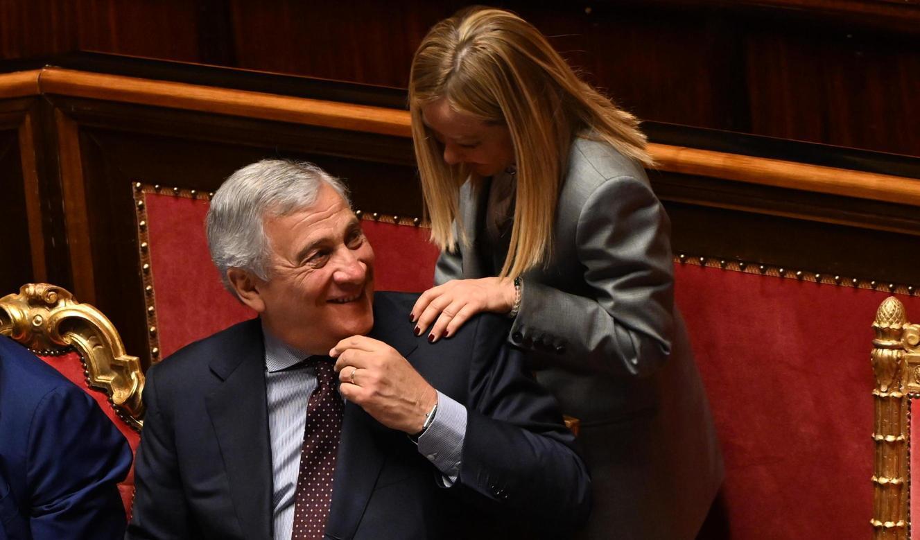 Meloni in Senato spinge sulla difesa: "Se vuoi la pace, prepara la guerra" Meloni in Senato spinge sulla difesa: "Se vuoi la pace, prepara la guerra"