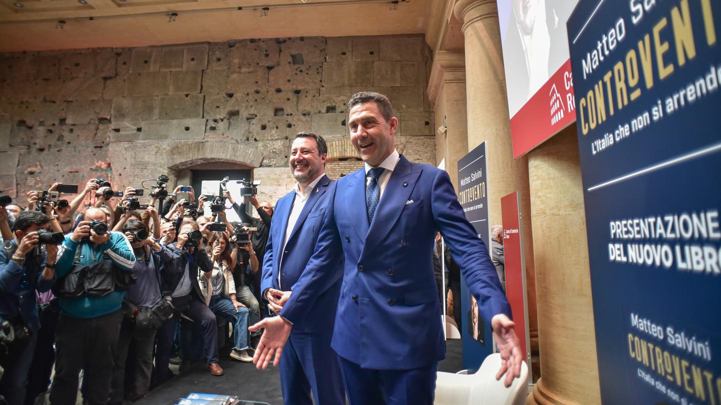 Lo show di Salvini e Vannacci: "Noi, coppia luciferina, uniti grazie alla sinistra"