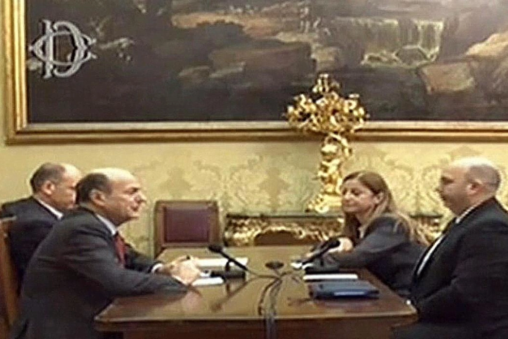 Marzo 2013: alla Camera Bersani e Letta (Pd) incontrano Crimi e Lombardi (M5s)