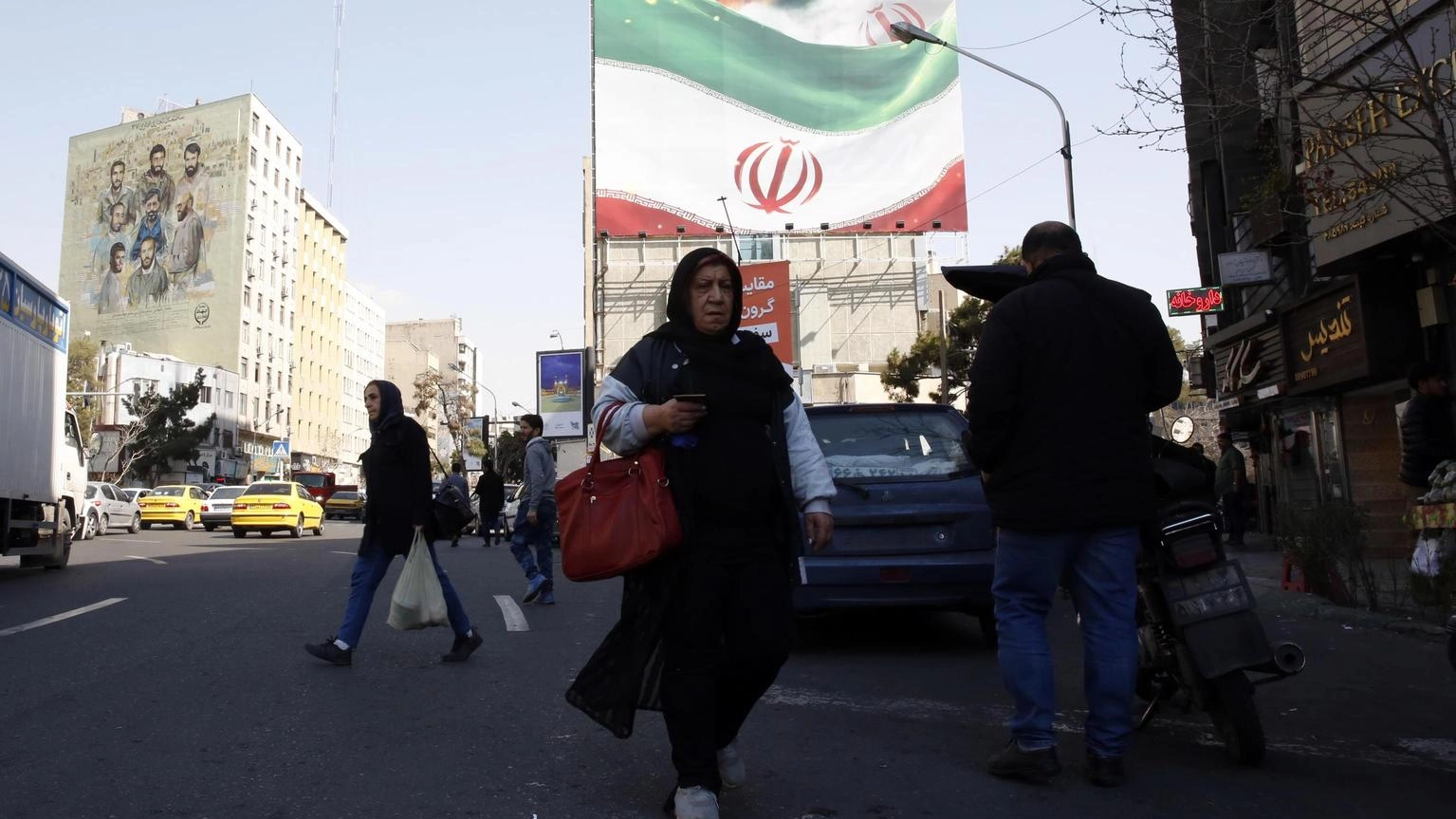 Iran minaccia di 'riconsiderare' la sua politica nucleare
