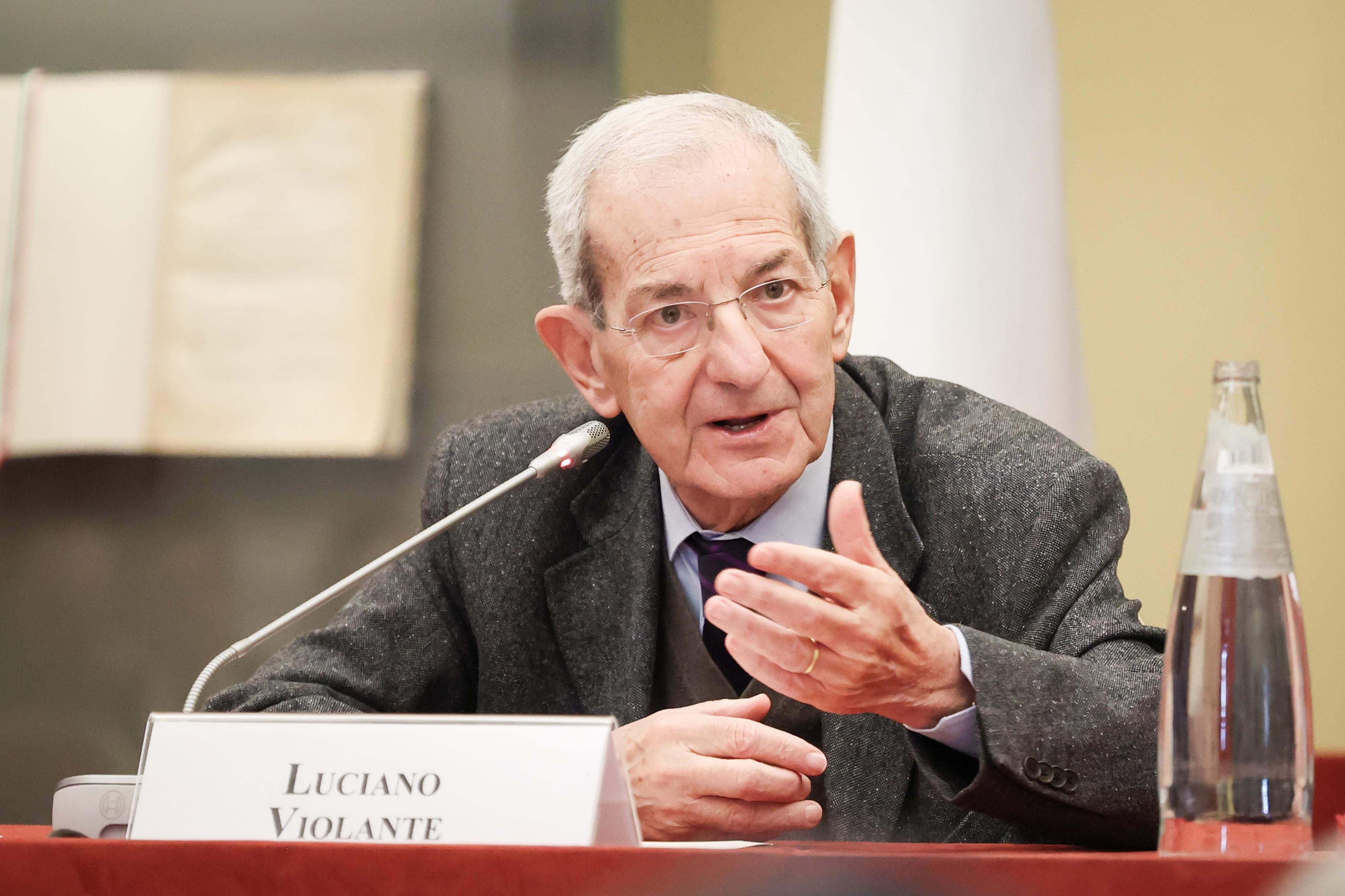 Giustizia, l’analisi di Luciano Violante: “Servono spazi neutri di dialogo” Giustizia, l’analisi di Luciano Violante: “Servono spazi neutri di dialogo”