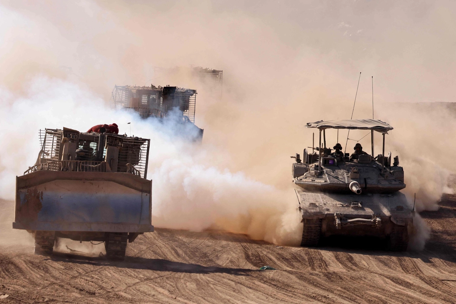 Tank israeliani in movimento (foto d'archivio)