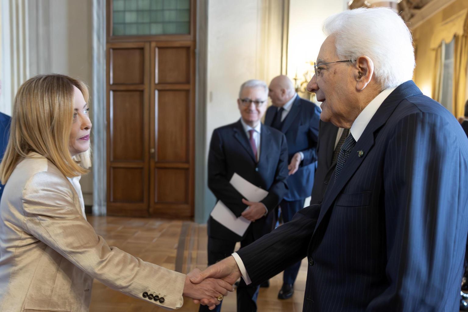 mattarella chiama meloni solidarietà per figlia ginevra da Quotidiano.net mattarella chiama meloni solidarietà per figlia ginevra