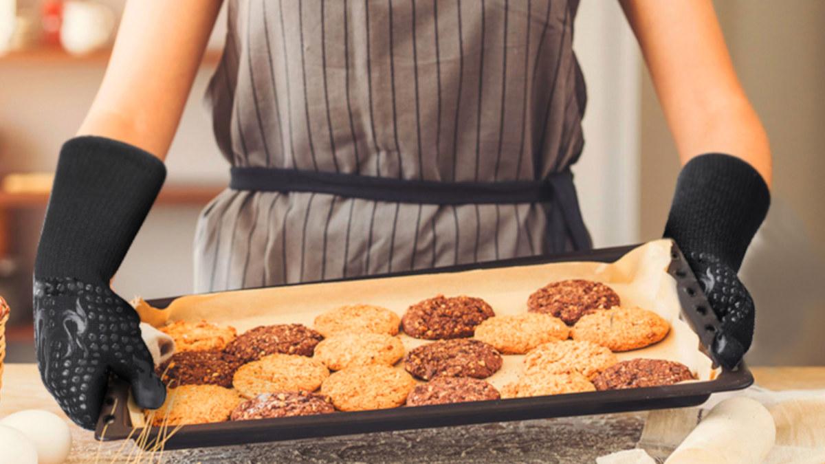 Proteggi tue da Quotidiano.net Proteggi le tue mani fino a 800C Questi guanti ignifughi da forno e non solo sono in super sconto