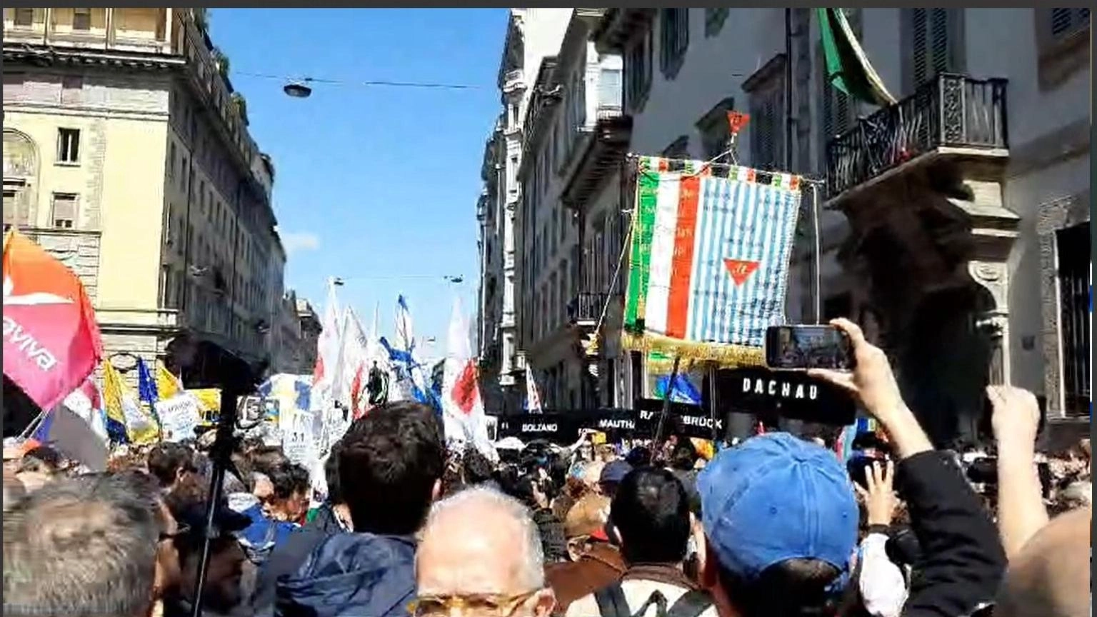 25 aprile: contestata a Milano comunità ebraica, 'assassini'
