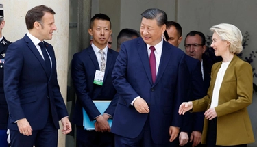La minaccia di Putin: "Via alle esercitazioni con armi nucleari". Xi a Parigi per mediare