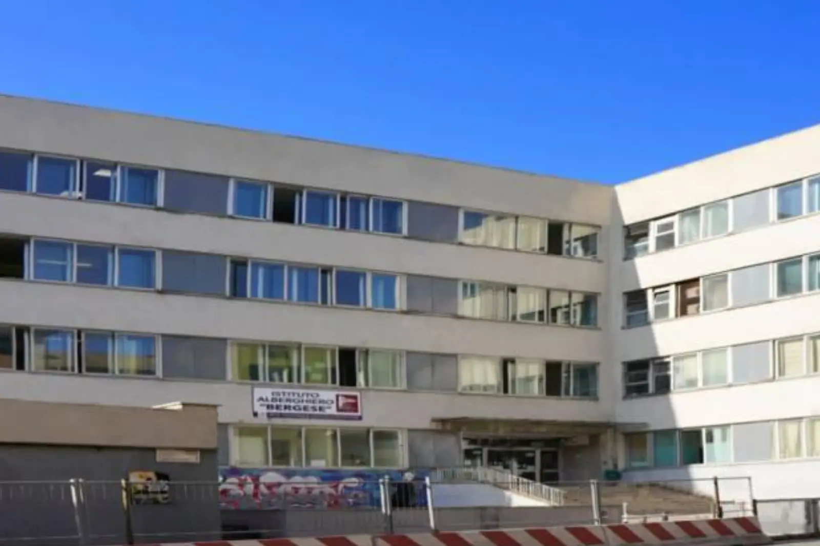 Genova, mamma picchia il preside a scuola. “Troppe note a mio figlio”
